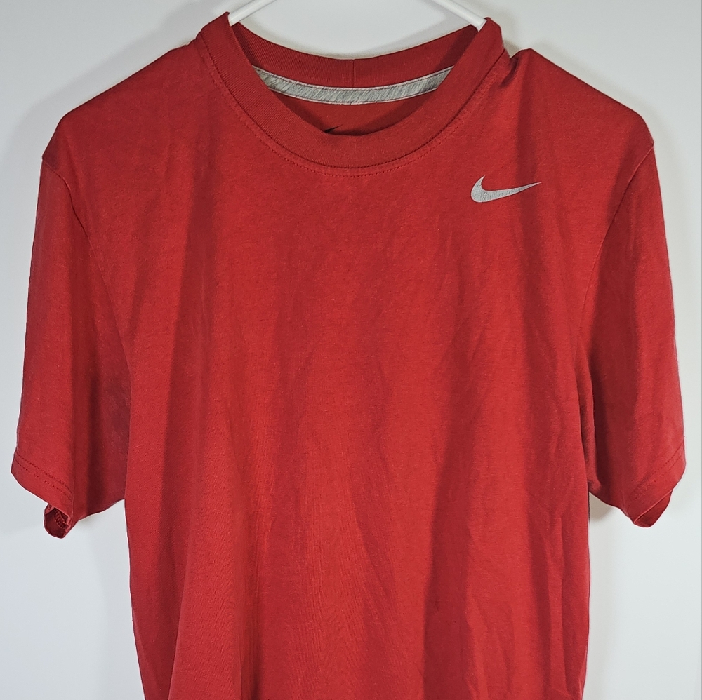 Nike Vibrant Red Men's Short Sleeve Tee